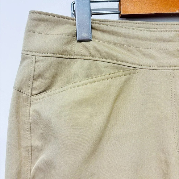 TAIL WHITE LABEL – Beige golf capri pants | Tan stretch comfort • - Picture 6 of 9